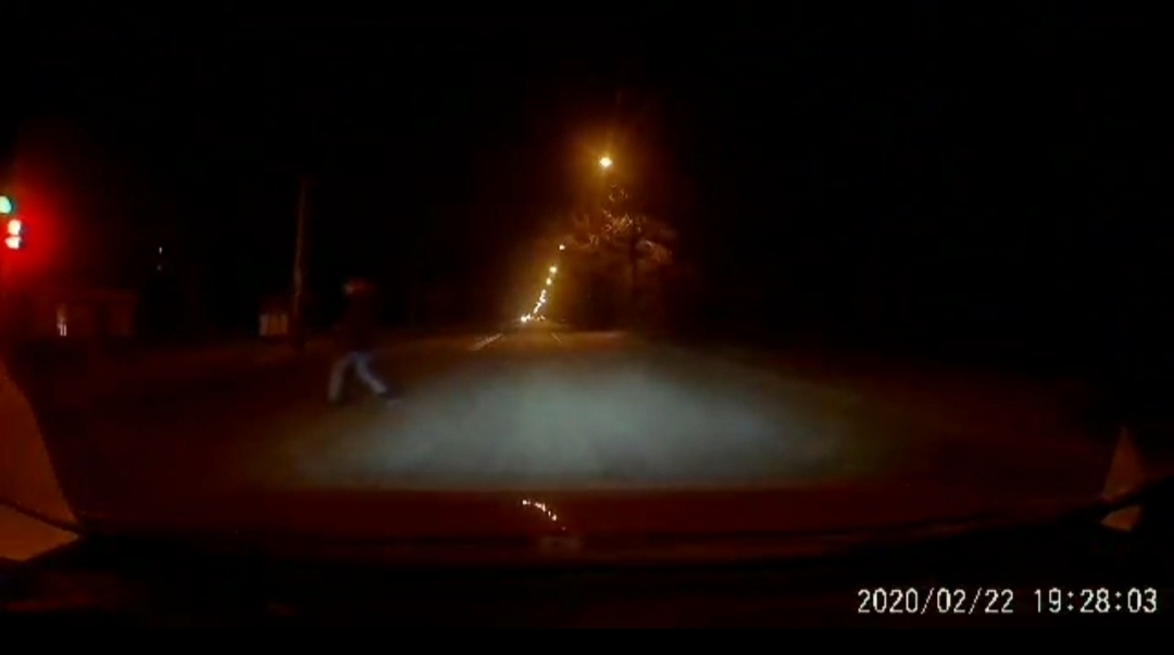 Пешеход чуть не попал под колеса авто | Прихист Пешеход чуть не попал под колеса авто | Прихист