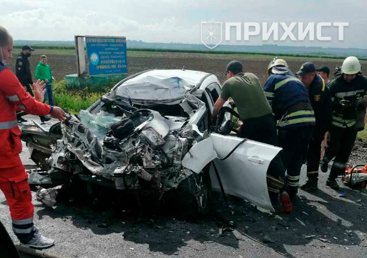 Лобовое столкновение на трассе Никополь – Днепр: трое пострадавших в больнице | Прихист 