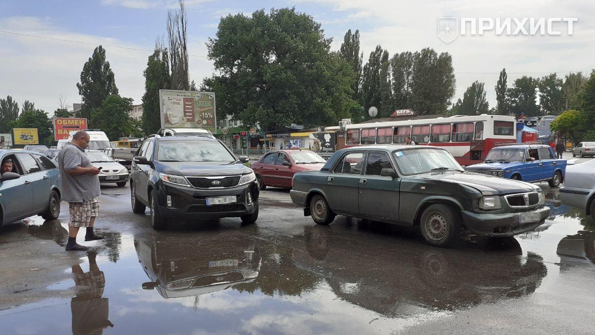 ДТП на перекрестке улиц Электрометаллургов и Каштановая | Прихист ДТП на перекрестке улиц Электрометаллургов и Каштановая | Прихист