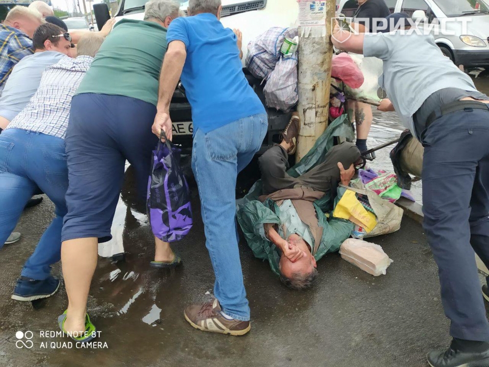 ДТП на перекрестке улиц Героев Чернобыля и Электрометаллургов | Прихист ДТП на перекрестке улиц Героев Чернобыля и Электрометаллургов | Прихист