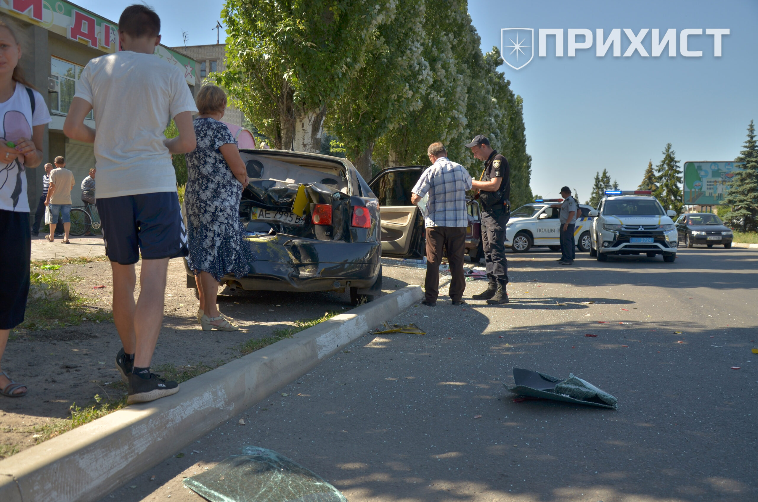 Маршрутный автобус врезался в припаркованные автомобили на ул. Электрометаллургов | Прихист 