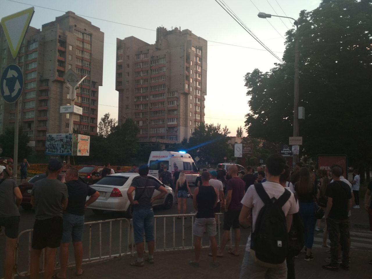 Автомобиль сбил девушку на пешеходном переходе около ЦУМа | Прихист 