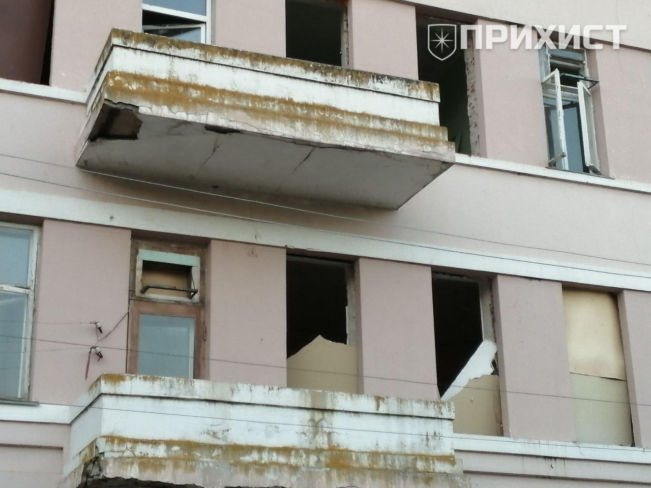 В Никополе продолжают воровать пластиковые окна в здании бывшего проектного института | Прихист 