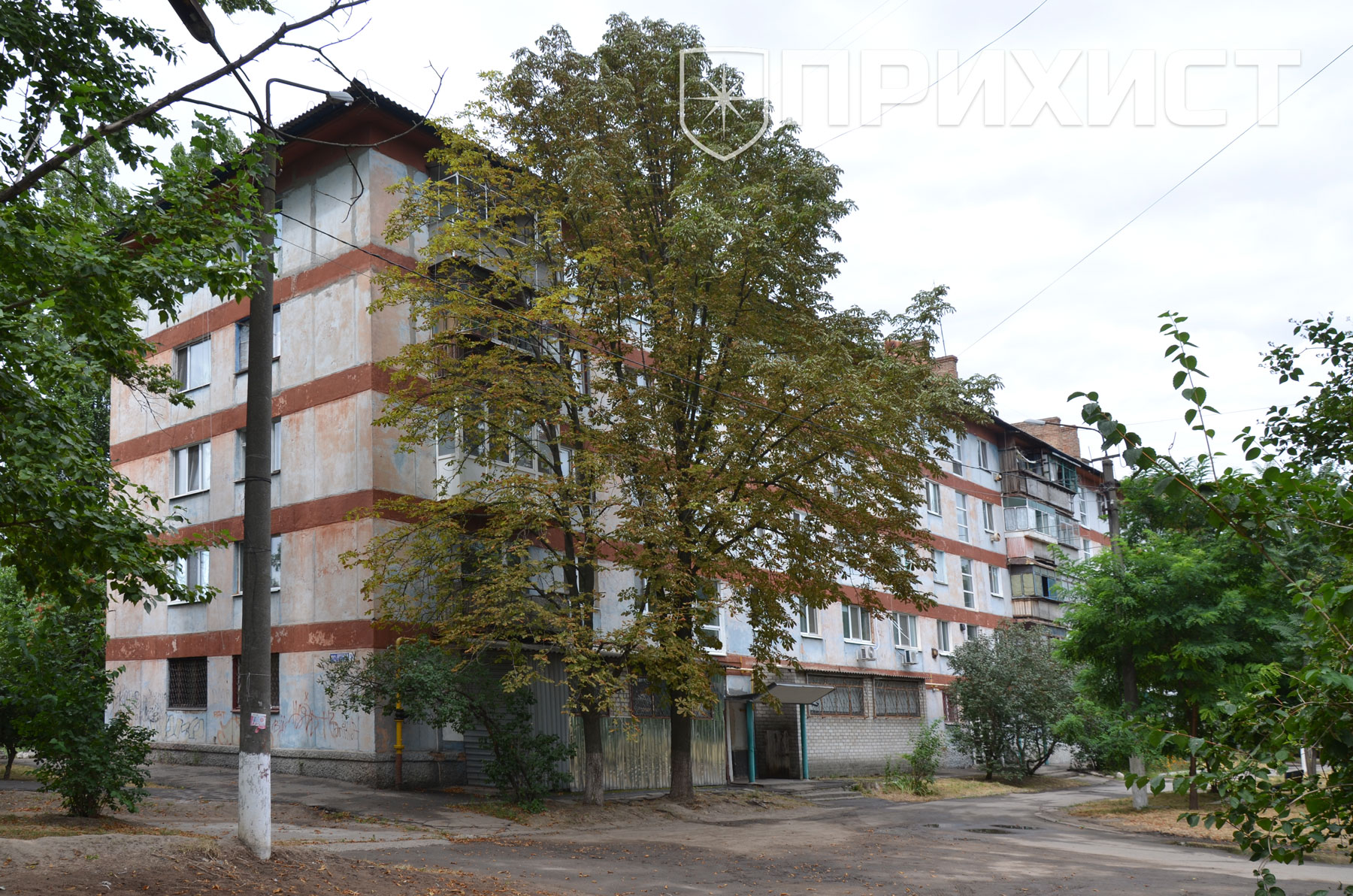 Неизвестные обстреляли окна квартиры по ул. Дружбы | Прихист 