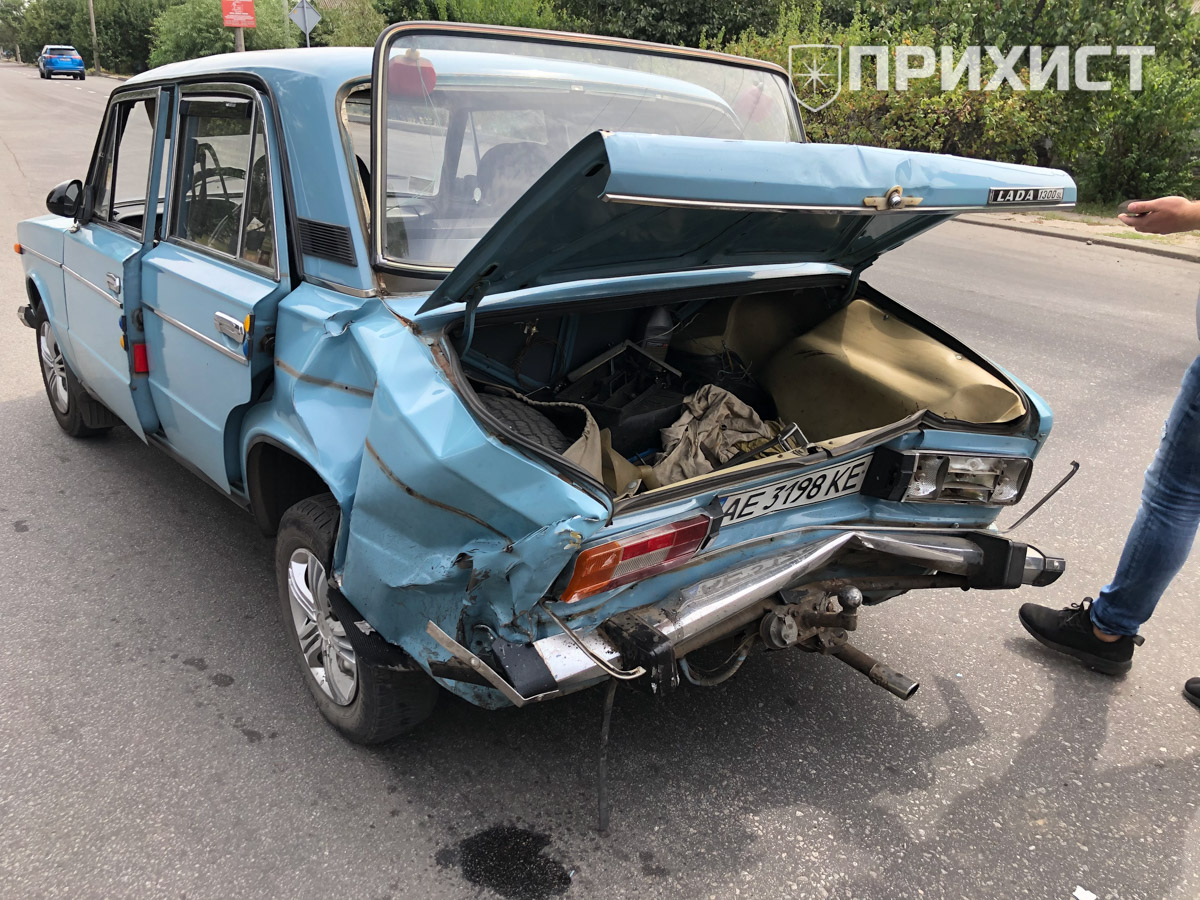 В Никополе на ул. Херсонской в ВАЗ въехал Chevrolet Aveo | Прихист 