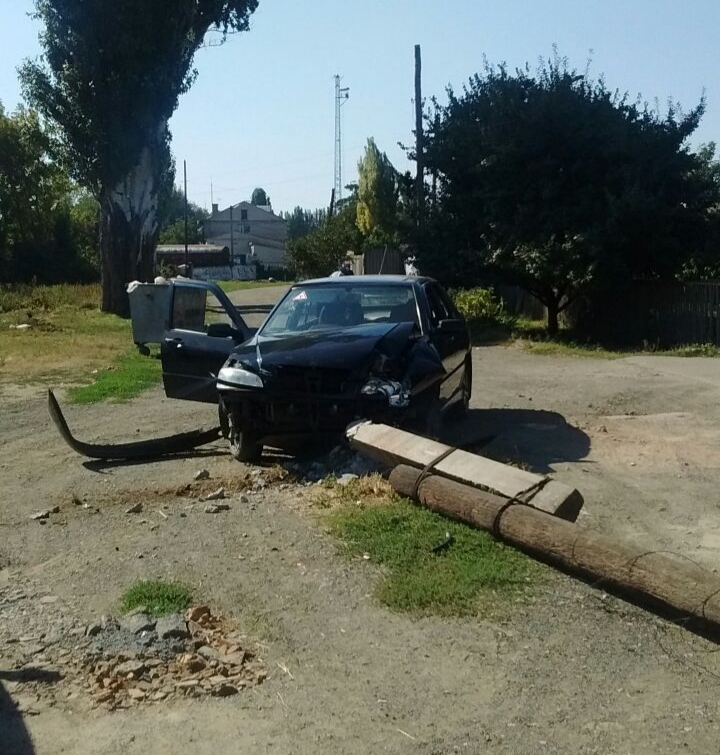 На улице Полигонная автомобиль сбил столб | Прихист На улице Полигонная автомобиль сбил столб | Прихист