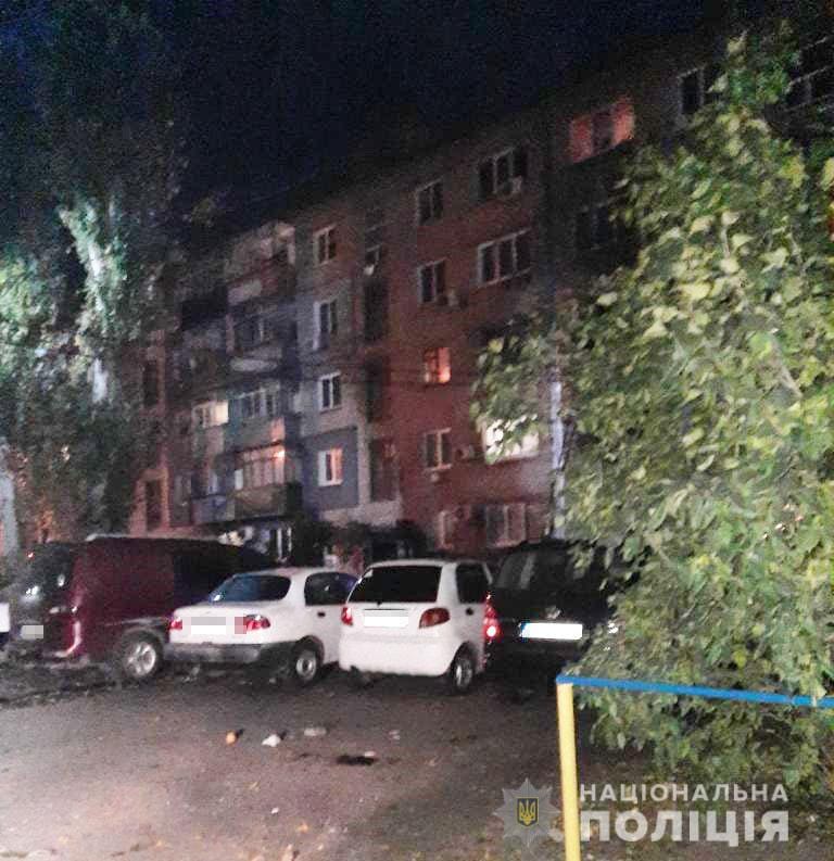 В Никополе 18-летний юноша избил ногами бездомного и сбежал | Прихист 
