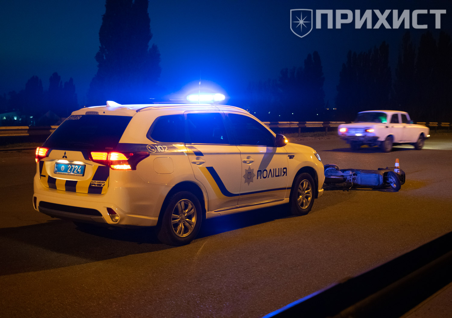 В Никополе на «горбатом» мосту в ДТП попал водитель мотороллера | Прихист 