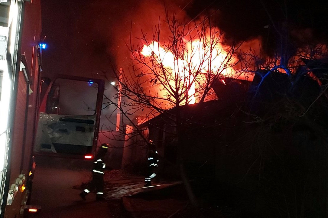 В Никополе пожарные ликвидировали пожар в частном жилом доме | Прихист 