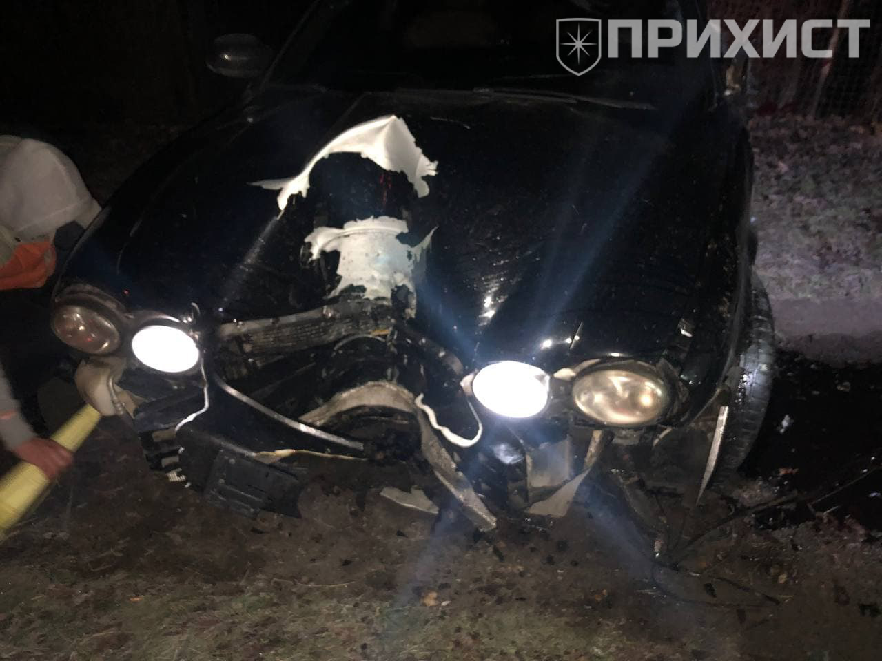 Ночью в Никополе перевернулся Jaguar | Прихист Ночью в Никополе перевернулся Jaguar | Прихист