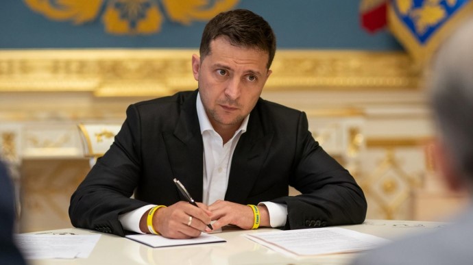 Президент Володимир Зеленський ввів санкції проти нардепа Тараса Козака і трьох телеканалів | Прихист 