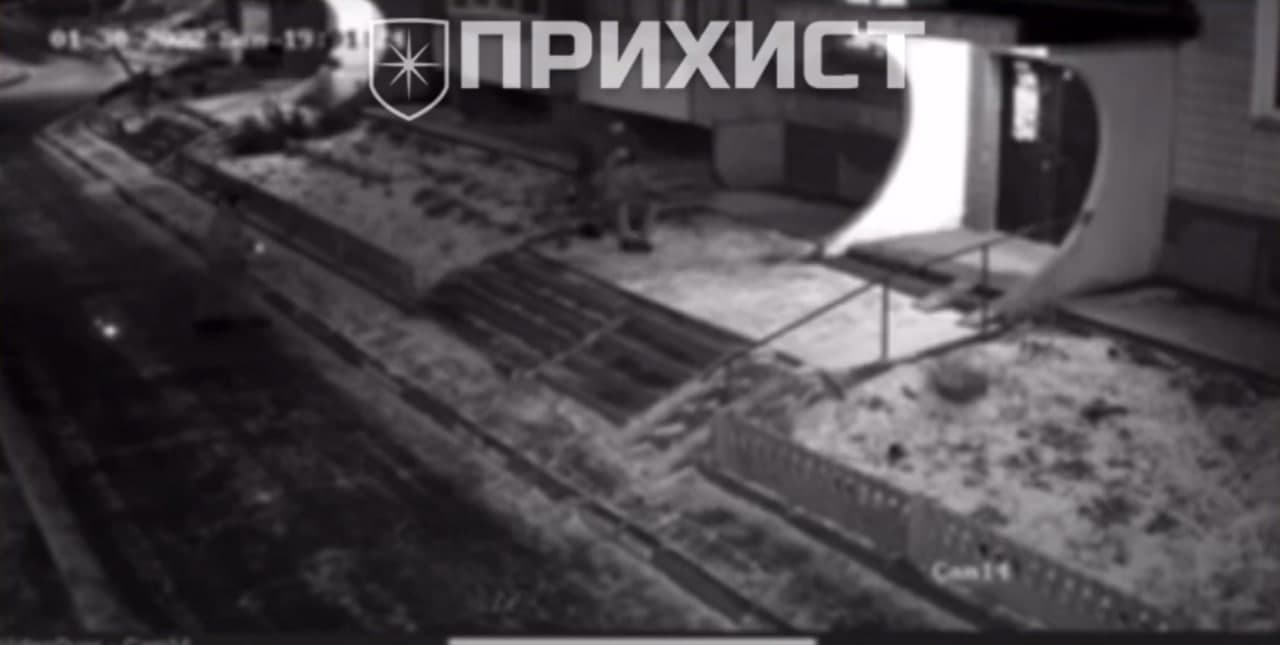 Благодаря камерам видеонаблюдения полицейские оперативно задержали грабителей | Прихист 