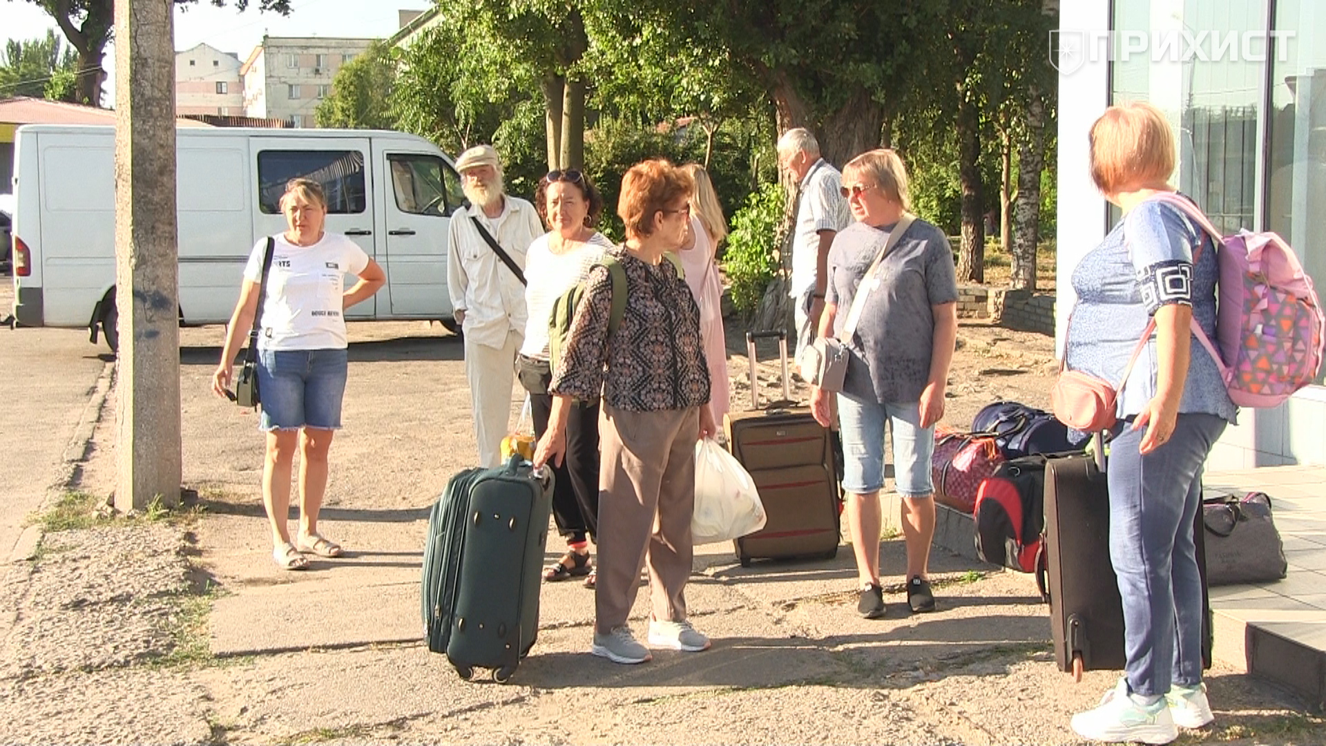 Нам страшно тут залишатись: у Нікополі триває добровільна евакуація | Прихист Нам страшно тут залишатись: у Нікополі триває добровільна евакуація | Прихист