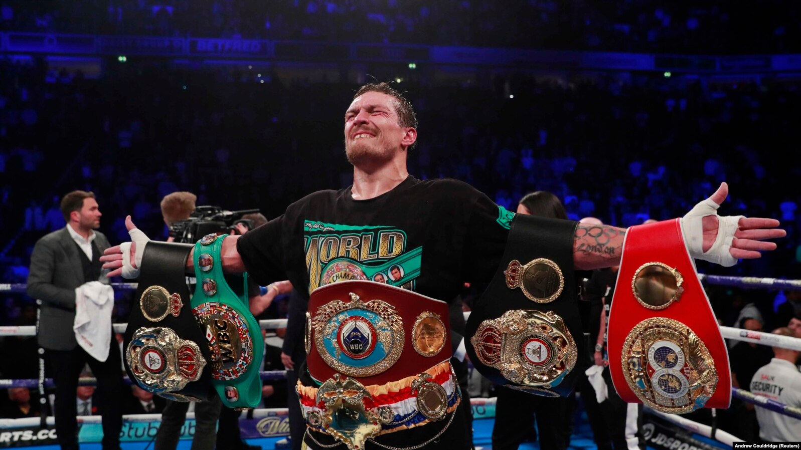 Олександр Усик нокаутував Дюбуа і втретє став абсолютним чемпіоном світу | Прихист 