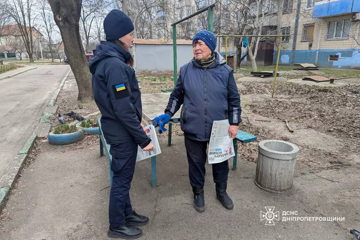 Рятувальники нагадали мешканцям Нікополя правила пожежної безпеки та закликали не палити сухостій | Прихист 