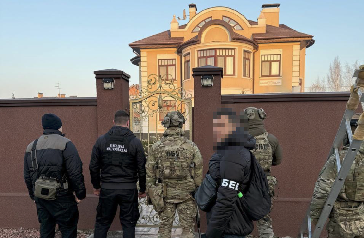 На Дніпропетровщині викрили розкрадання понад 14 млн грн під час будівництва фортифікацій | Прихист На Дніпропетровщині викрили розкрадання понад 14 млн грн під час будівництва фортифікацій | Прихист