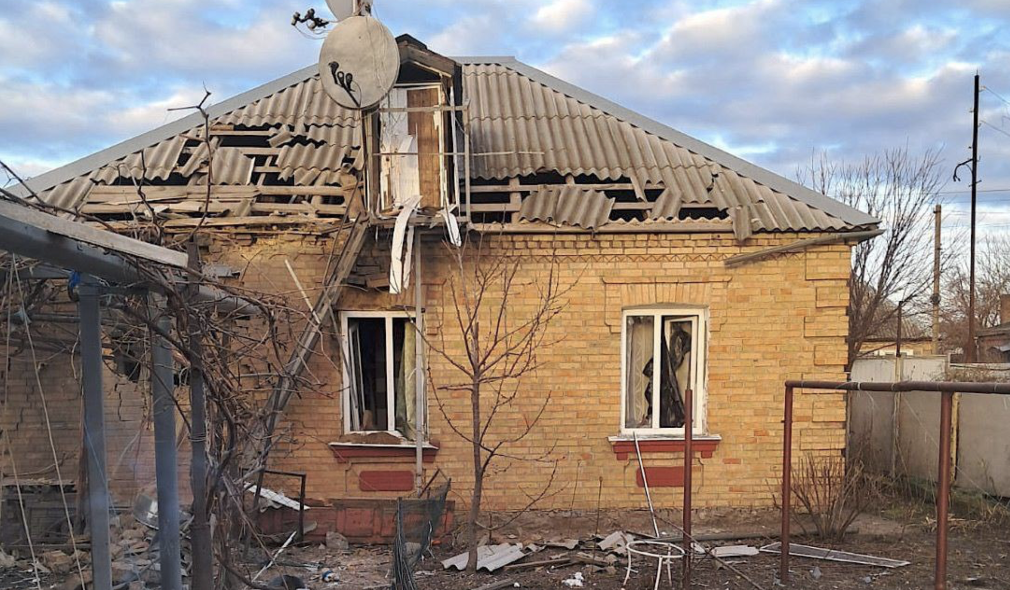 На Дніпропетровщині внаслідок обстрілів загинула людина, є поранені | Прихист 