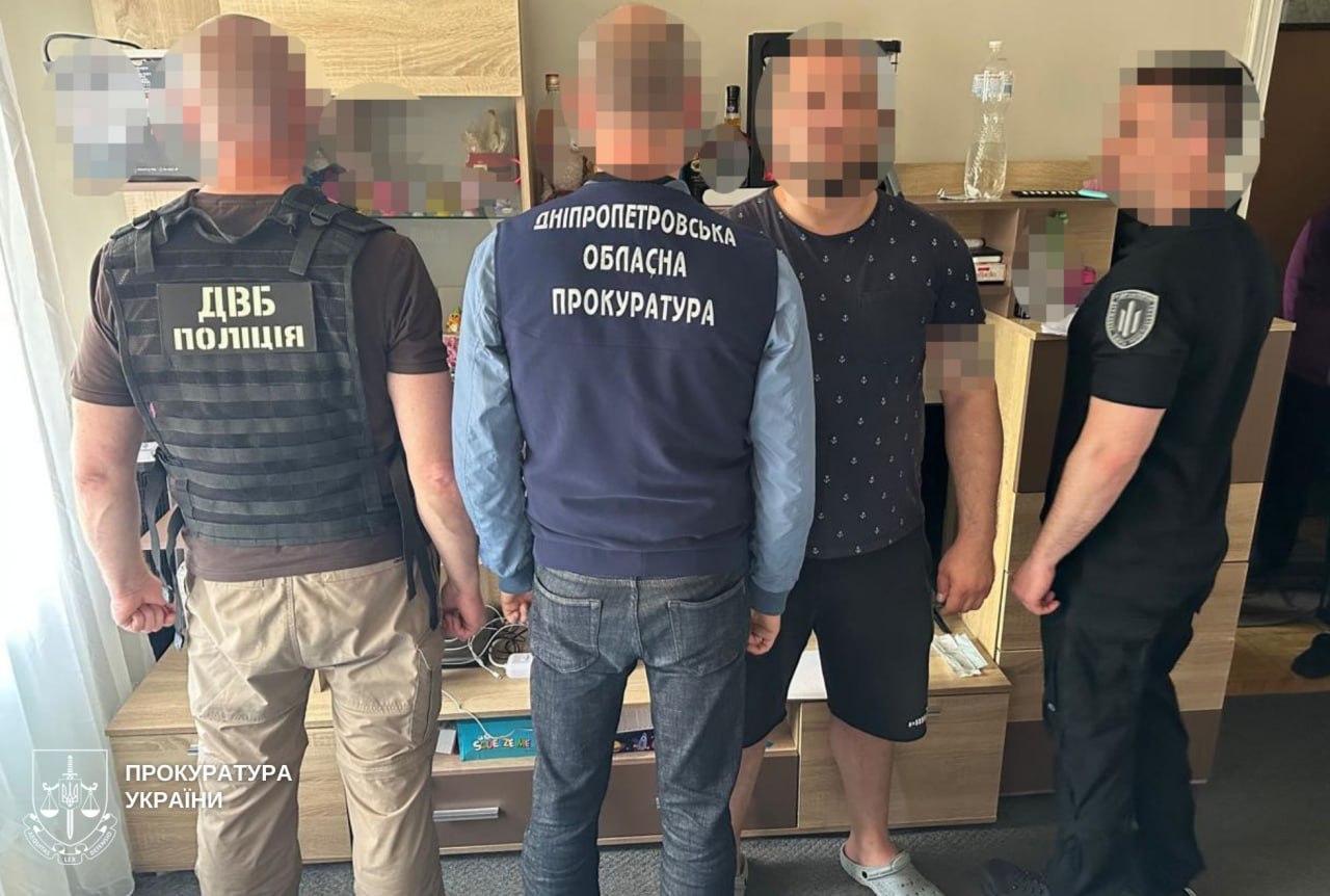 У Дніпрі двох колишніх поліцейських підозрюють у катуванні чоловіка після побутового конфлікту | Прихист 