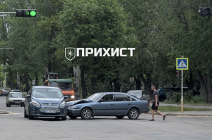 У Нікополі зіштовхнулися два автомобілі | Прихист 