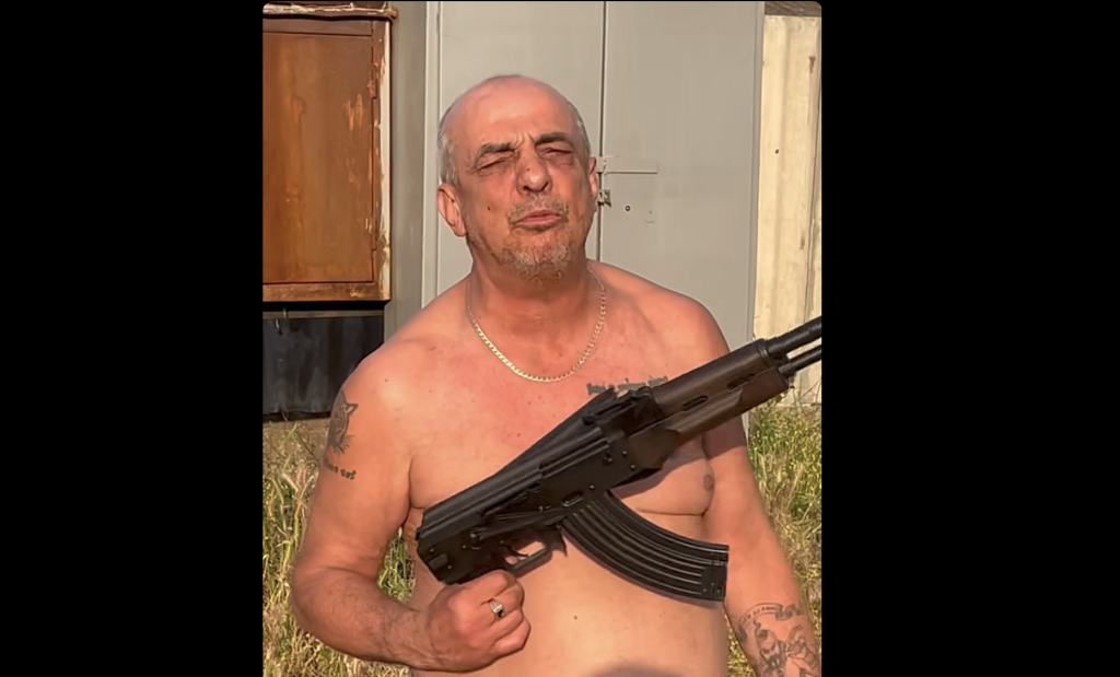 У Нікополі помітили чоловіка, який стріляв у бік собак: містяни просять поліцію відреагувати | Прихист У Нікополі помітили чоловіка, який стріляв у бік собак: містяни просять поліцію відреагувати | Прихист