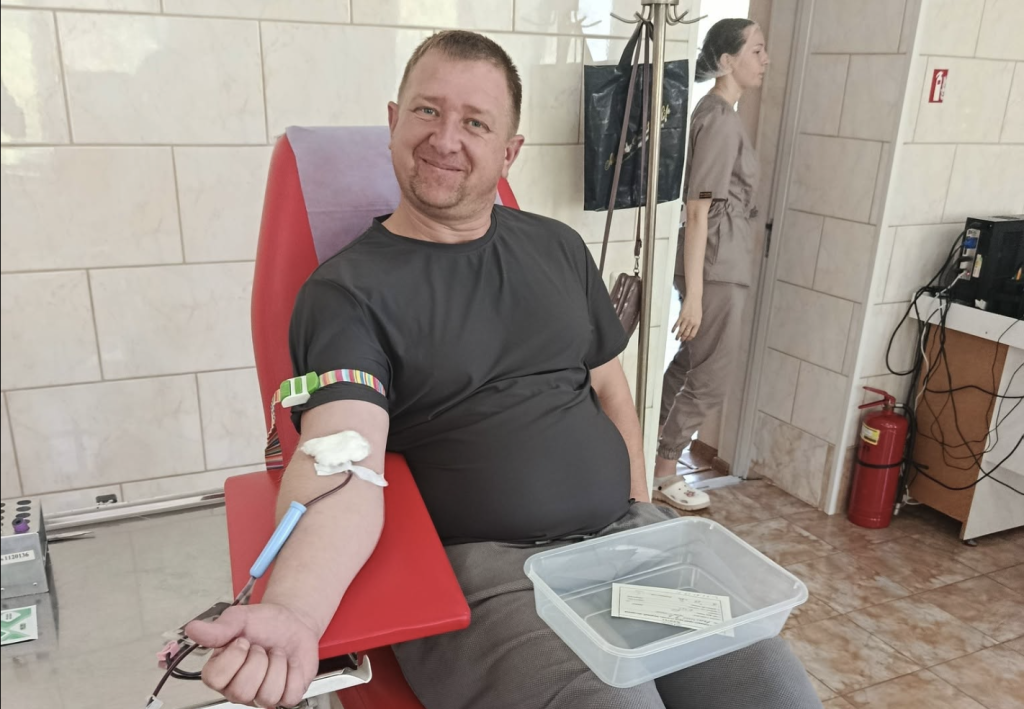 Працівники газової компанії у Нікополі здали майже 5 літрів крові напередодні Дня донора | Прихист 