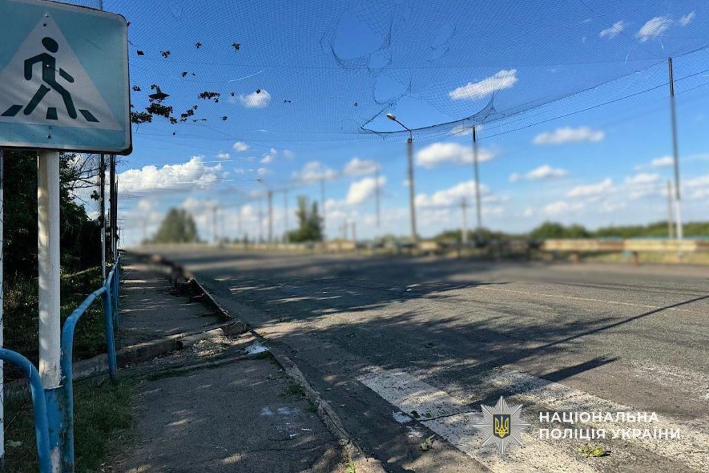 Поліцейські Нікопольщини показали будні служби під ворожими обстрілами: як рятують людей після російських атак | Прихист 