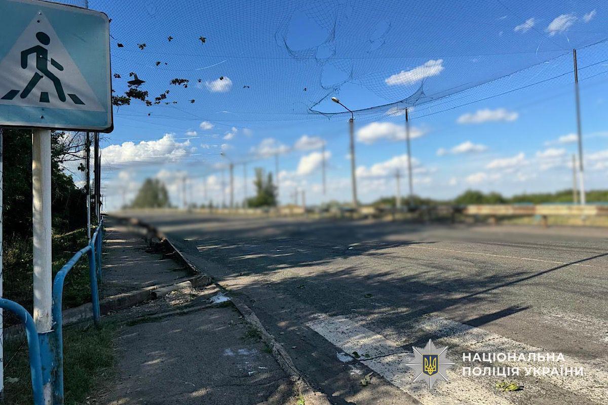 Поліцейські Нікопольщини показали будні служби під ворожими обстрілами: як рятують людей після російських атак | Прихист Поліцейські Нікопольщини показали будні служби під ворожими обстрілами: як рятують людей після російських атак | Прихист
