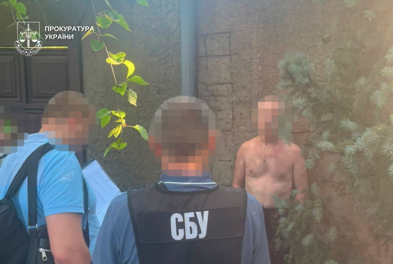 На Дніпропетровщині затримали лікаря, якого підозрюють у веденні медичного бізнесу в окупованому Криму та фінансуванні рф | Прихист На Дніпропетровщині затримали лікаря, якого підозрюють у веденні медичного бізнесу в окупованому Криму та фінансуванні рф | Прихист