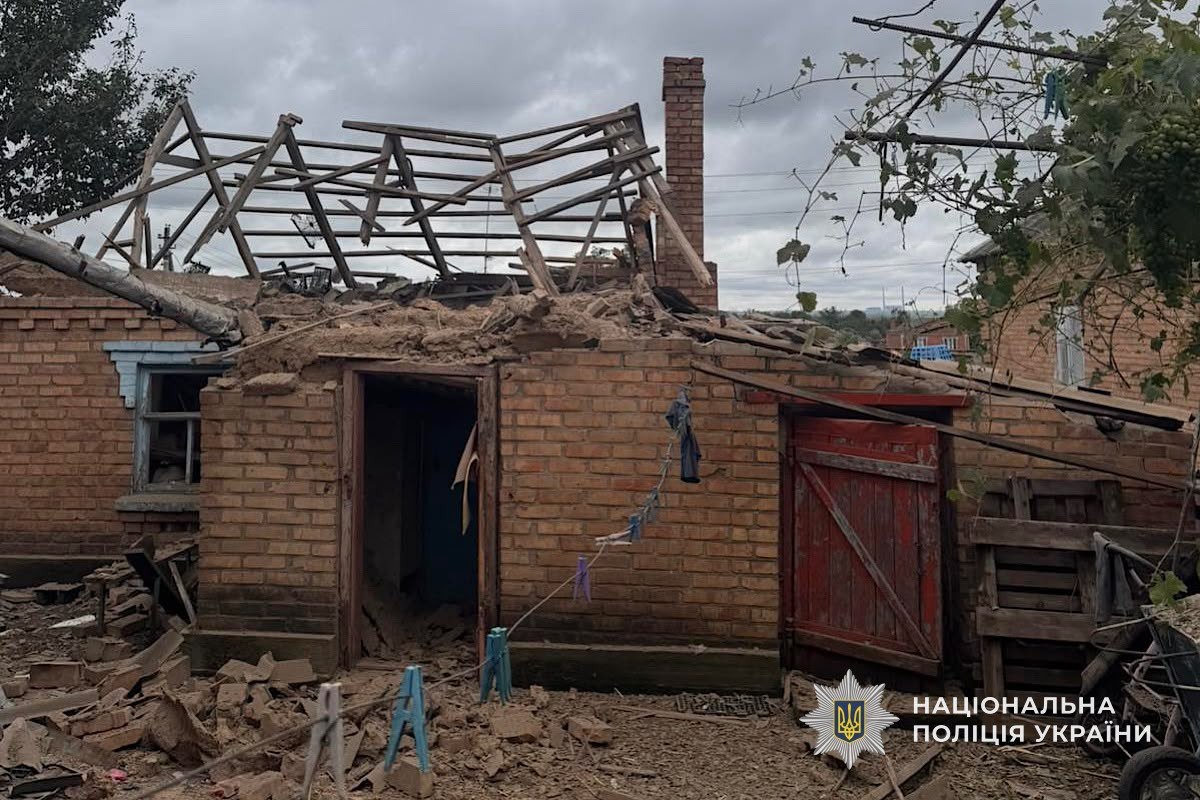 На Дніпропетровщині через російські обстріли постраждали люди, пошкоджено будинки та підприємство | Прихист На Дніпропетровщині через російські обстріли постраждали люди, пошкоджено будинки та підприємство | Прихист