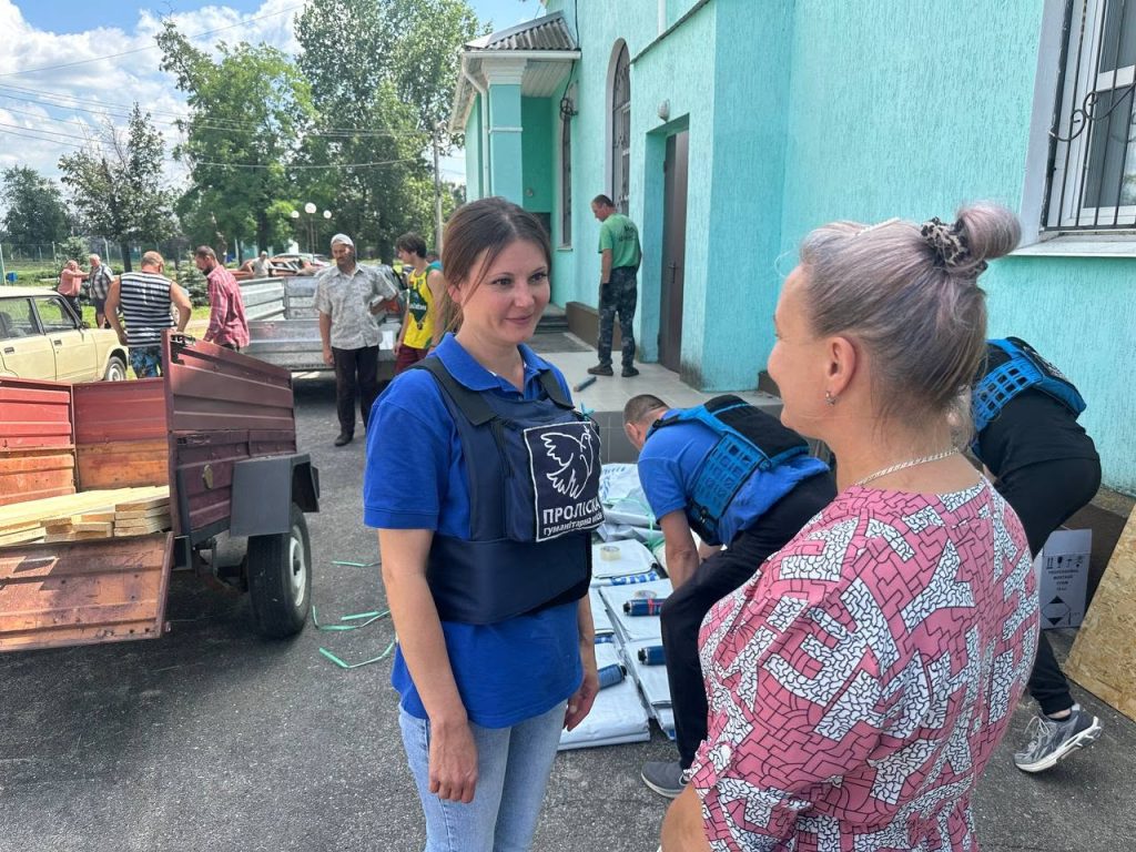 Після чергового обстрілу Покровського гуманітарну допомогу отримали 22 родини | Прихист 