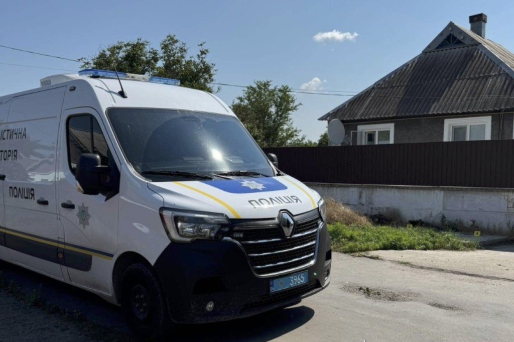 На Дніпропетровщині під час обшуку чоловік відкрив вогонь по поліцейських: поранено двох бійців КОРД | Прихист 