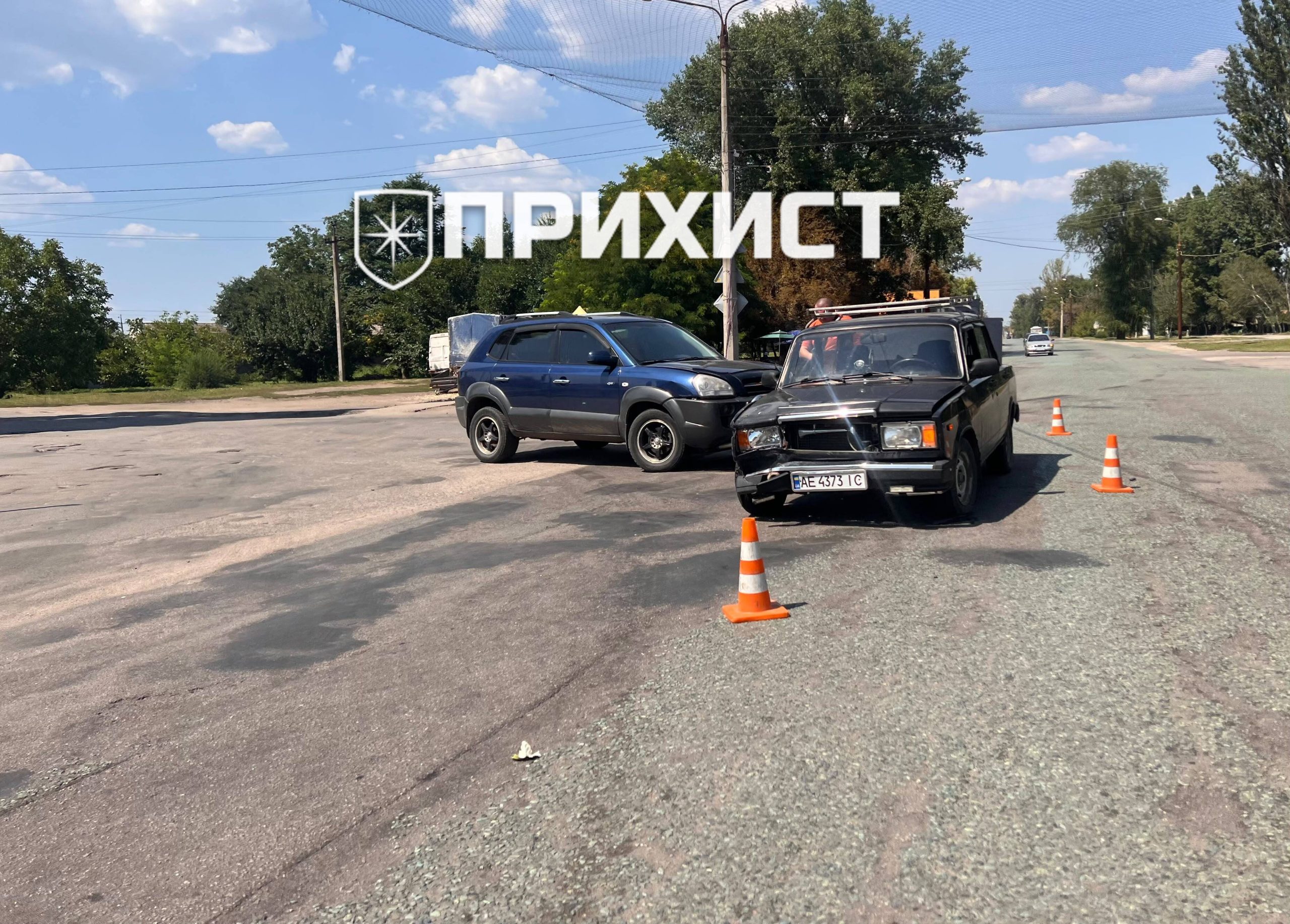 У Нікополі сталася ДТП за «Горбатим» мостом | Прихист У Нікополі сталася ДТП за «Горбатим» мостом | Прихист