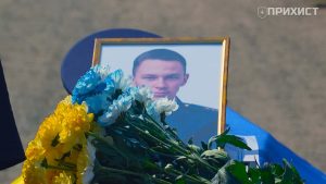 Рік тому під час російського обстрілу Нікополя загинув рятувальник Данило Хижняк | Прихист 