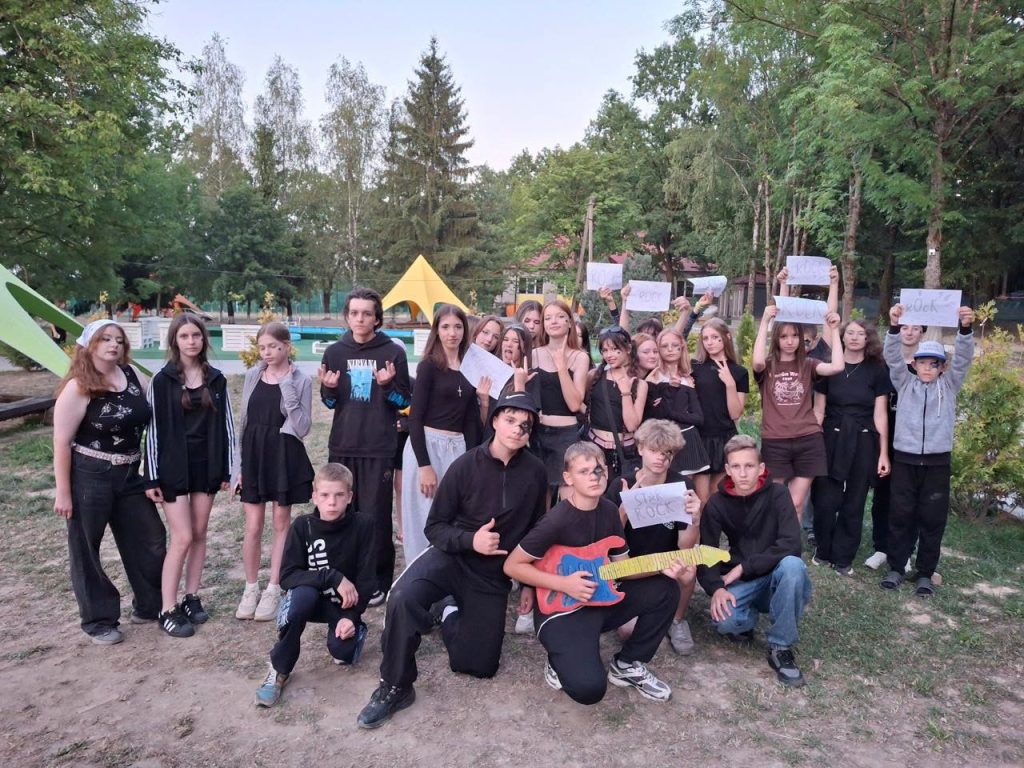 31 дитина з Нікополя відпочила та оздоровилася на Закарпатті та в Києві | Прихист 