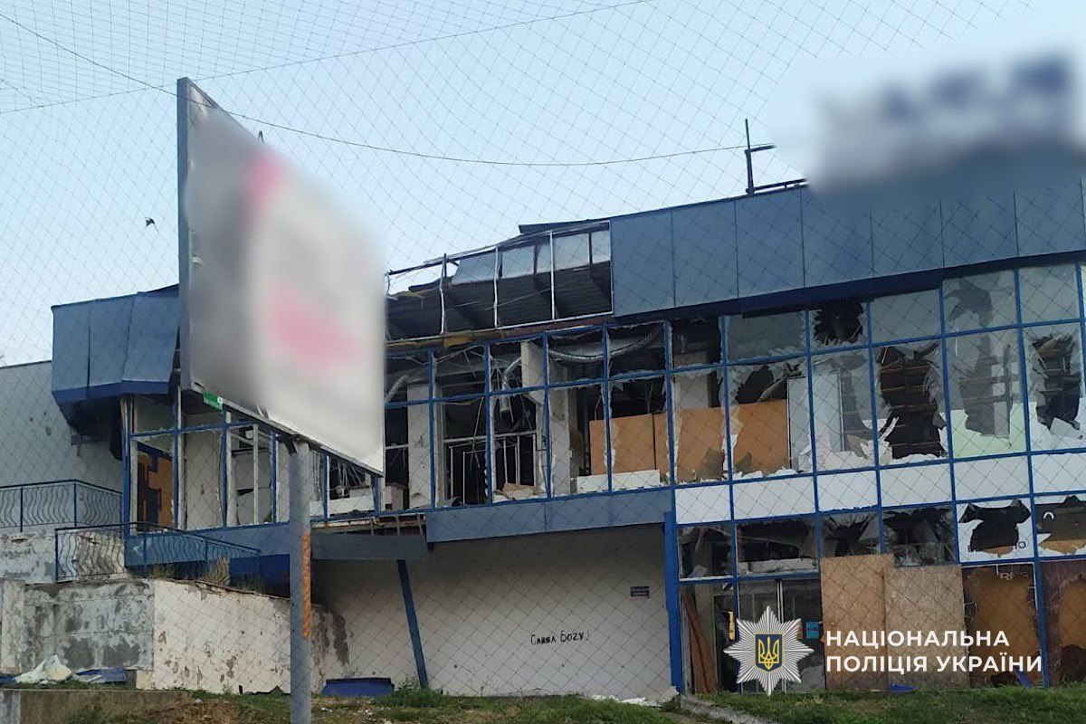 У Нікопольському районі під час атаки поранено поліцейського | Прихист У Нікопольському районі під час атаки поранено поліцейського | Прихист