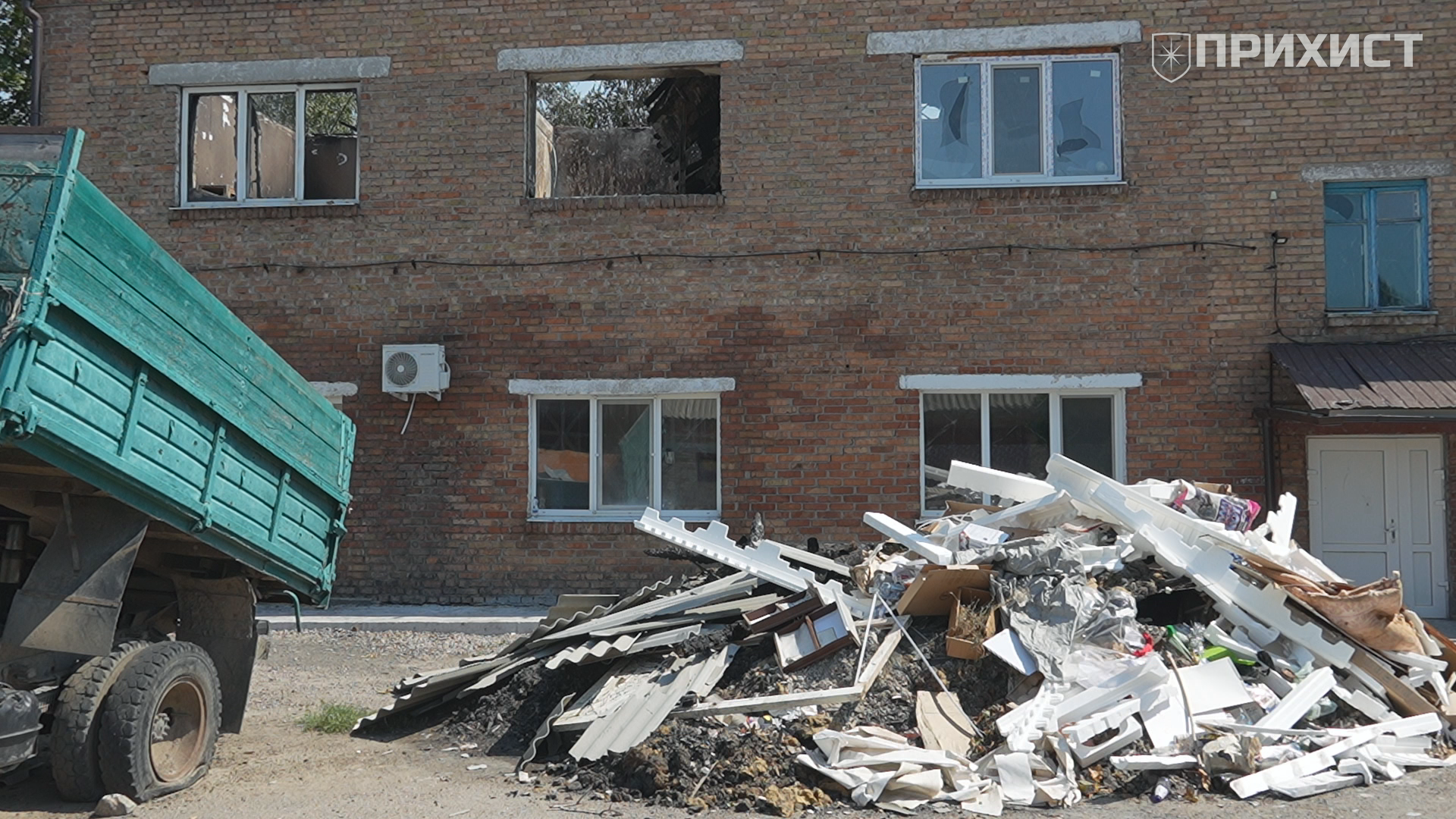 Дрони літають над кожним нашим порухом: реалії життя у Червоногригорівці Нікопольського району | Прихист Дрони літають над кожним нашим порухом: реалії життя у Червоногригорівці Нікопольського району | Прихист