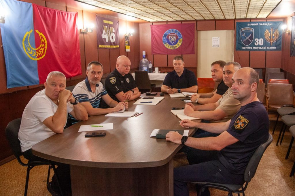 На Нікопольщині посилюють захист автошляхів від атак FPV-дронів | Прихист 