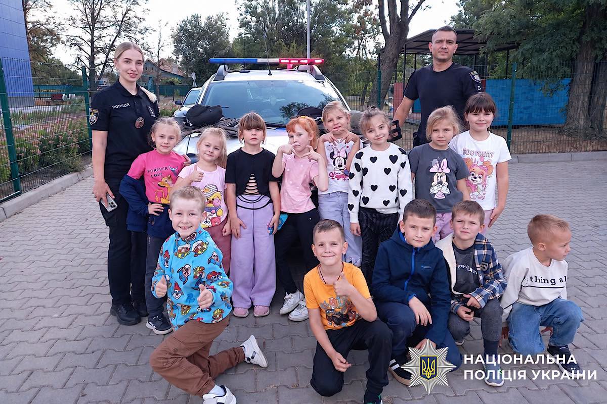 У школах Нікопольського району поліцейські проводять уроки безпеки для дітей | Прихист У школах Нікопольського району поліцейські проводять уроки безпеки для дітей | Прихист